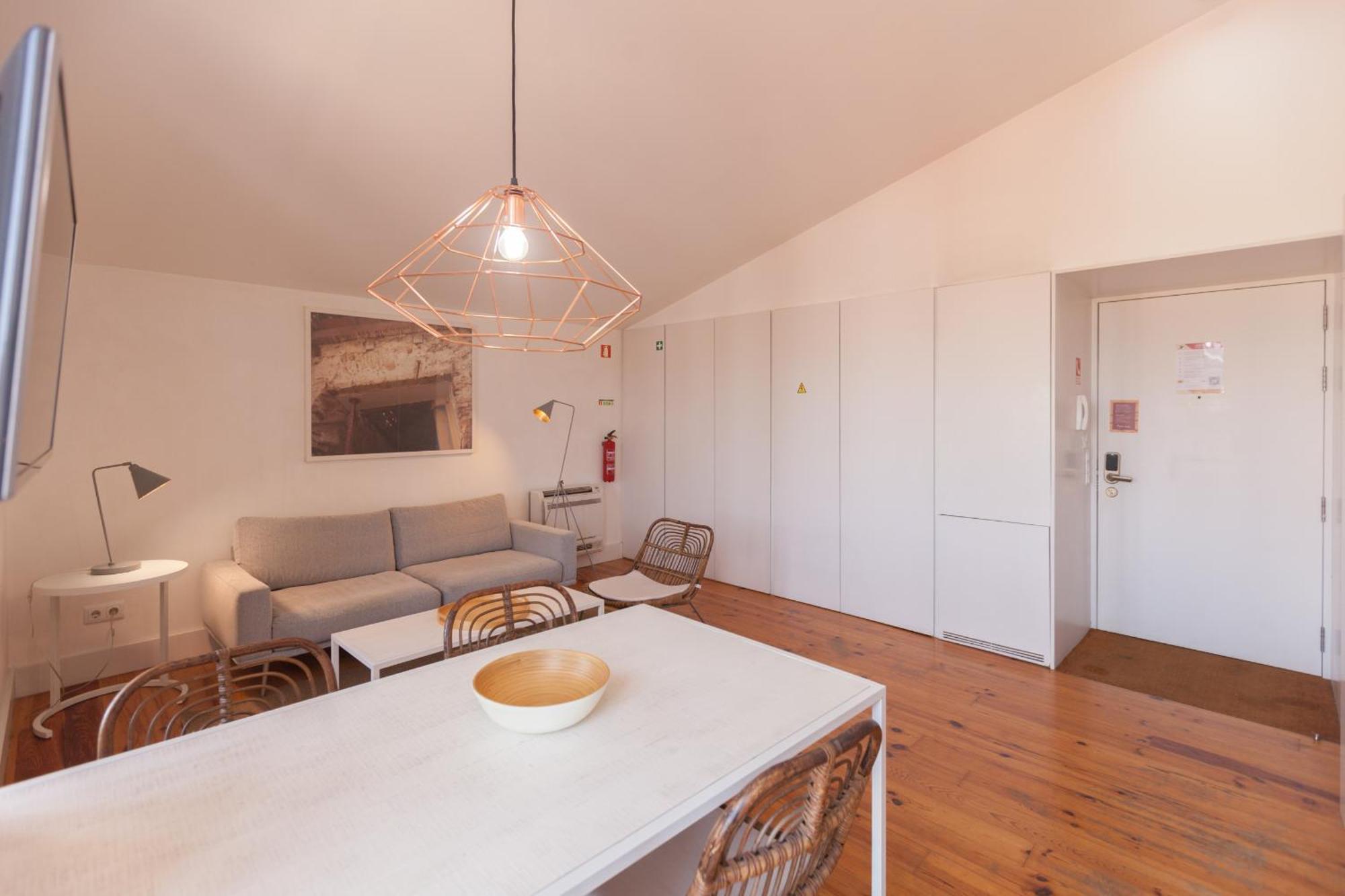Flh S Bento Minimalist Luminous Flat Lisboa